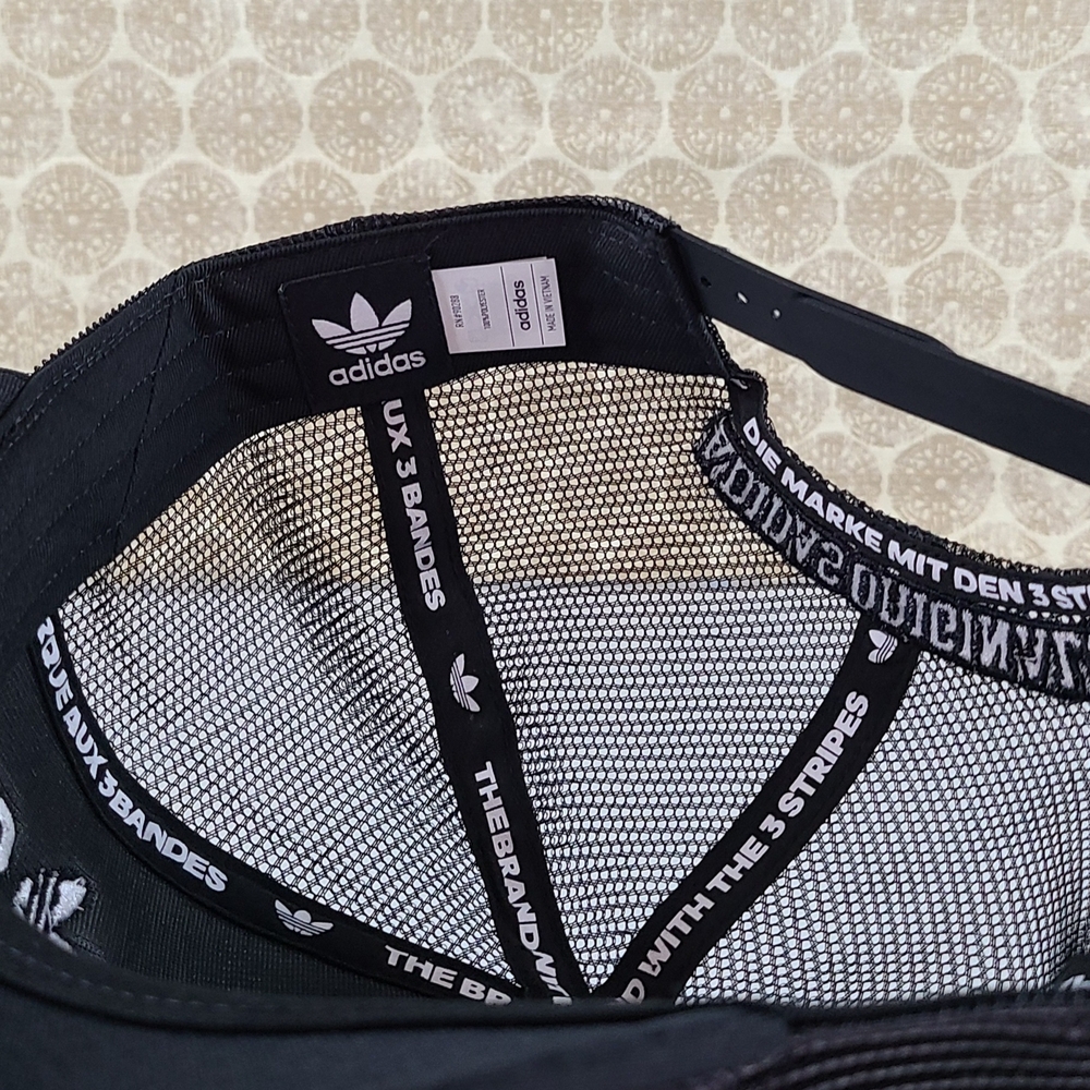 Adidas Originals Black Mesh Cap - Picture 3 of 3
